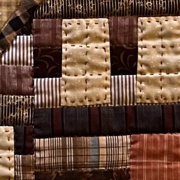 Hand Stitched Cabin-in-the-Woods Folk Art Patchwork Quilt Wall Hanging Handmade - Picture 8 of 13